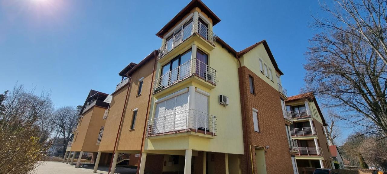 Apartman For 4 Siofok Bagian luar foto